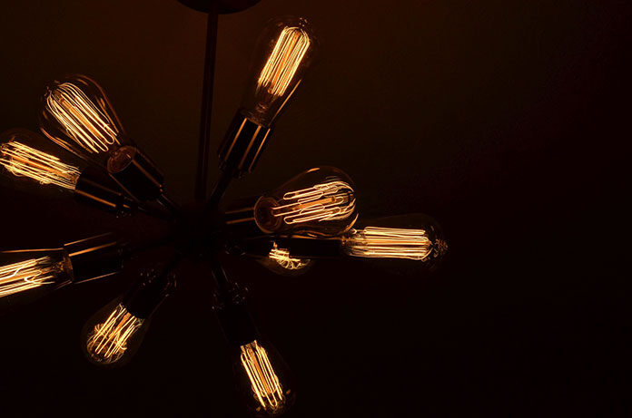 Nowoczesne lampy wiszące do sypialni – jak dobrać je do konkretnego stylu?