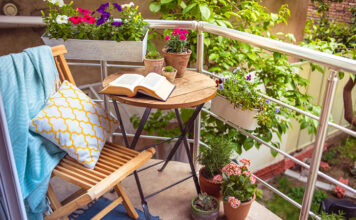 Meble i dodatki, które uprzyjemnią wypoczynek na tarasie lub balkonie