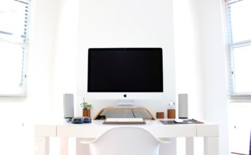 Biurko regulowane – dla kogo?