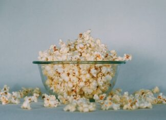 Komedie kultowe – Przegląd filmów, które stały się klasykami i uwielbiane są przez widzów na całym świecie. Komedie kultowe