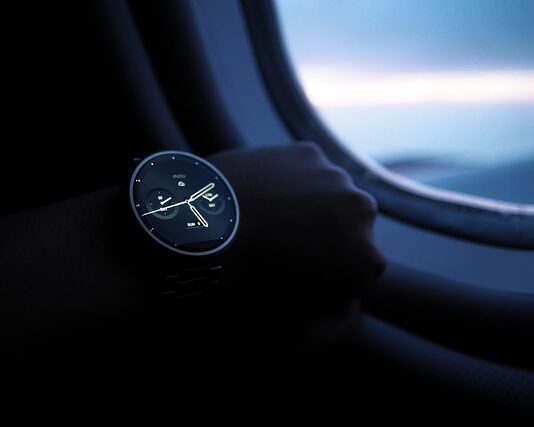 Co lepsze Smartwatch czy opaska?