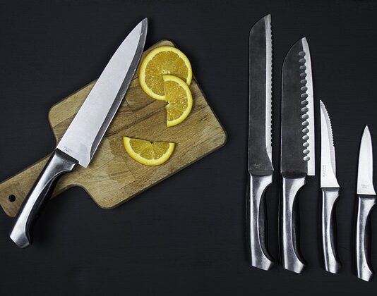 Jak dobrze naostrzyć noże kuchenne?